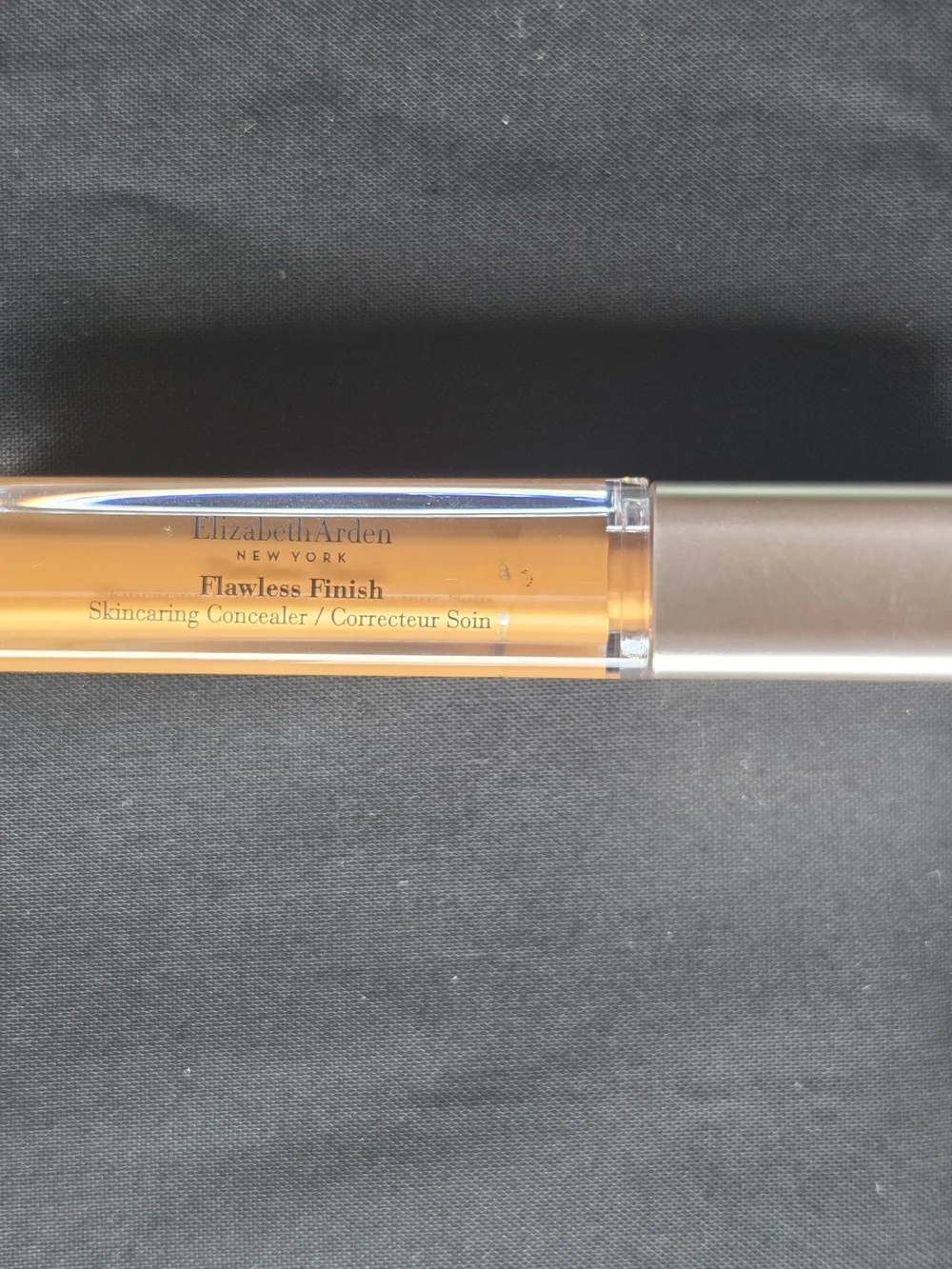 Elizabeth Arden Flawless Finish Skincaring Concealer - Warm Tan